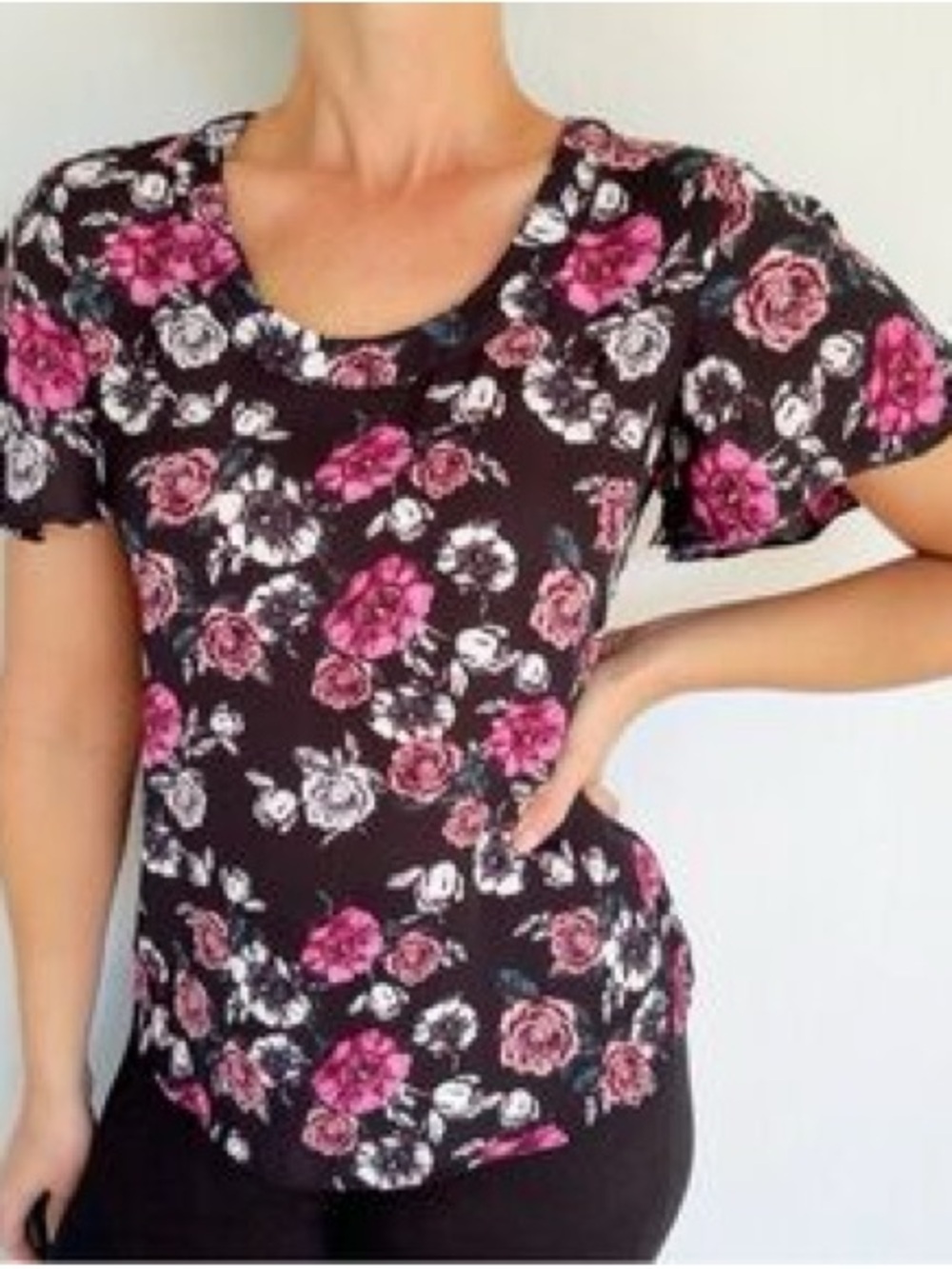Pink Rose Black Scoop Neck Floral Short Sleeve Top with Pink Flowers